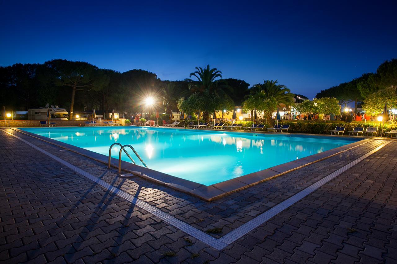Camping Village Mareblu Marina di Cecina Esterno foto